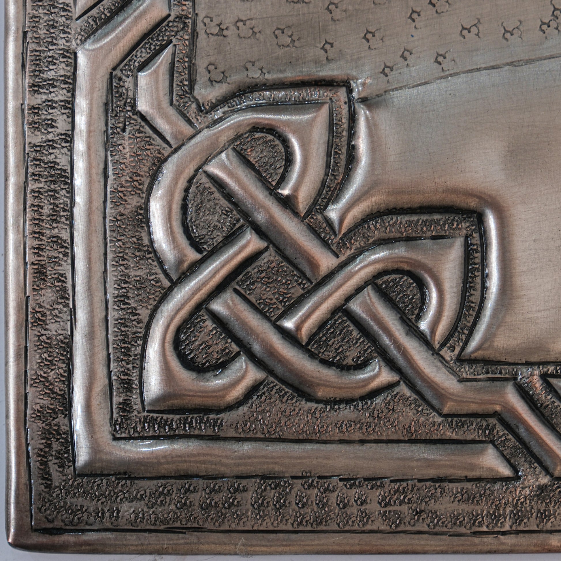 Ranch-Style Kitchen Backsplash Tile - Copper Horses - Gray - Natuross