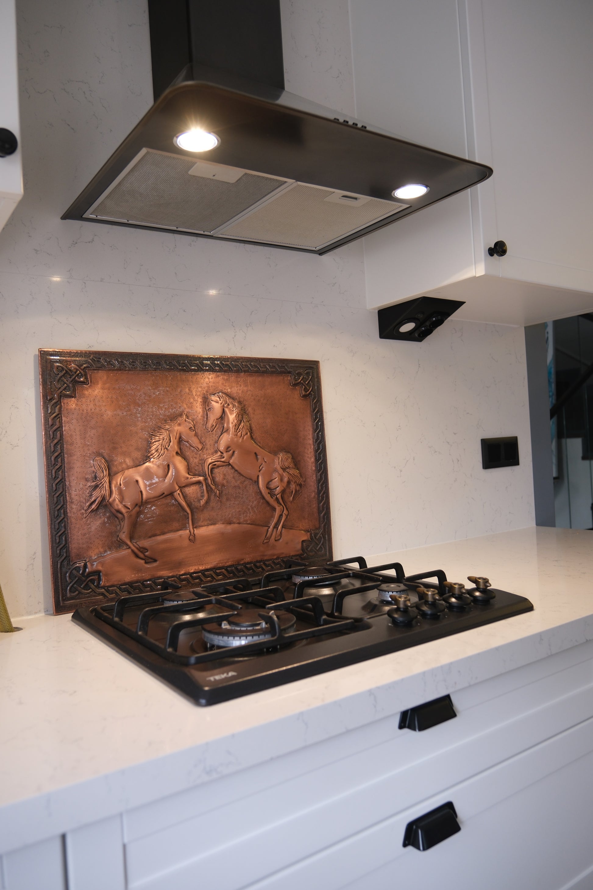 Wild Horses Brown Copper Kitchen Backsplash - Natuross