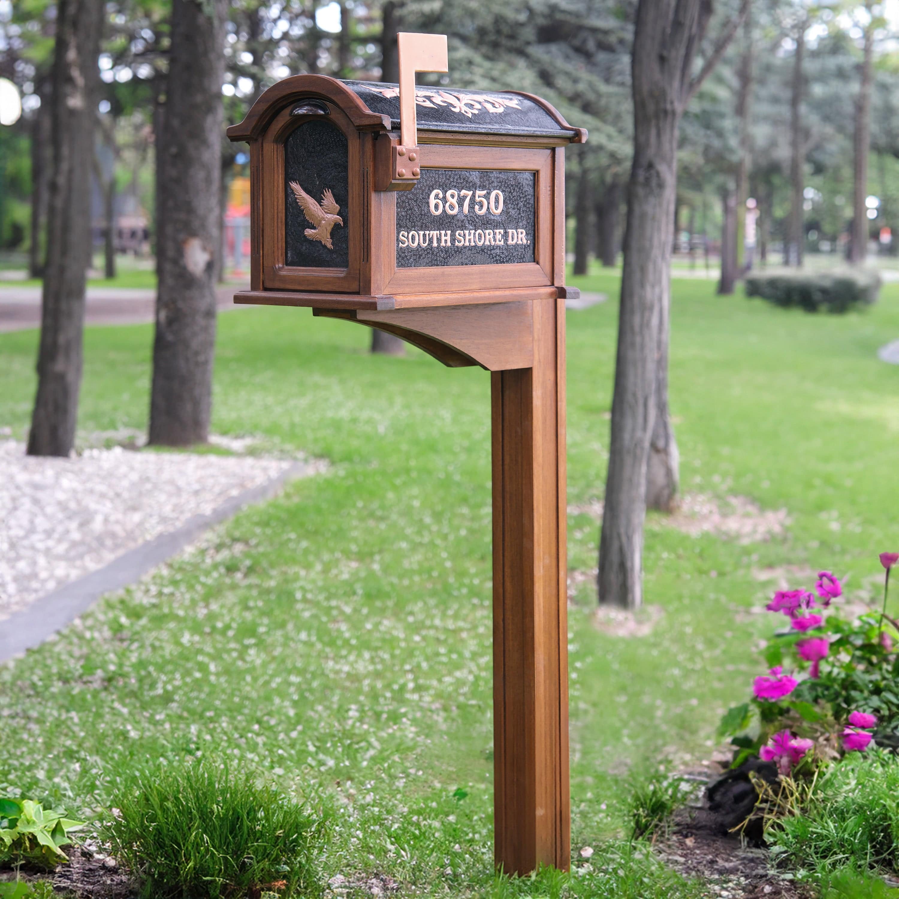 Post Mounted Copper Mailbox in Black Patina by NATUROSS – Natuross