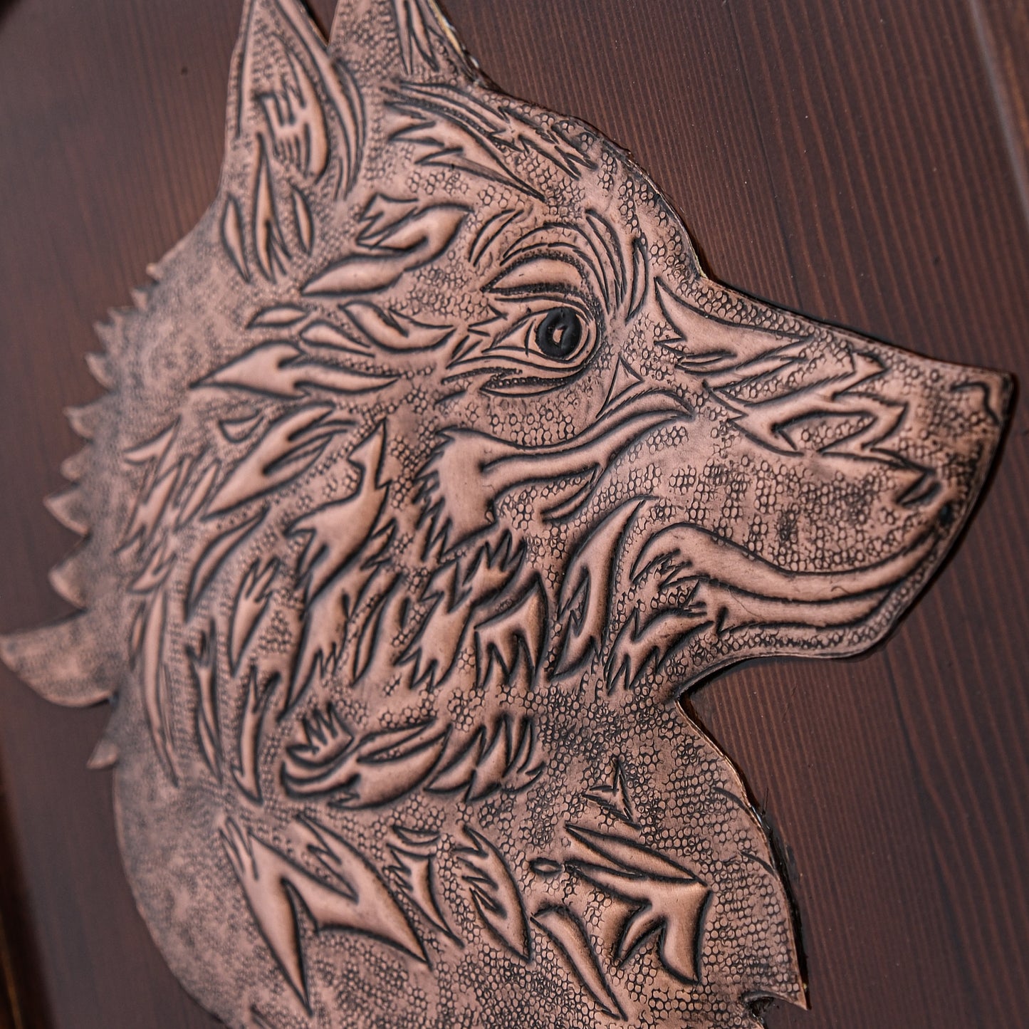 Copper Wolf on Wood Plaque - Natuross