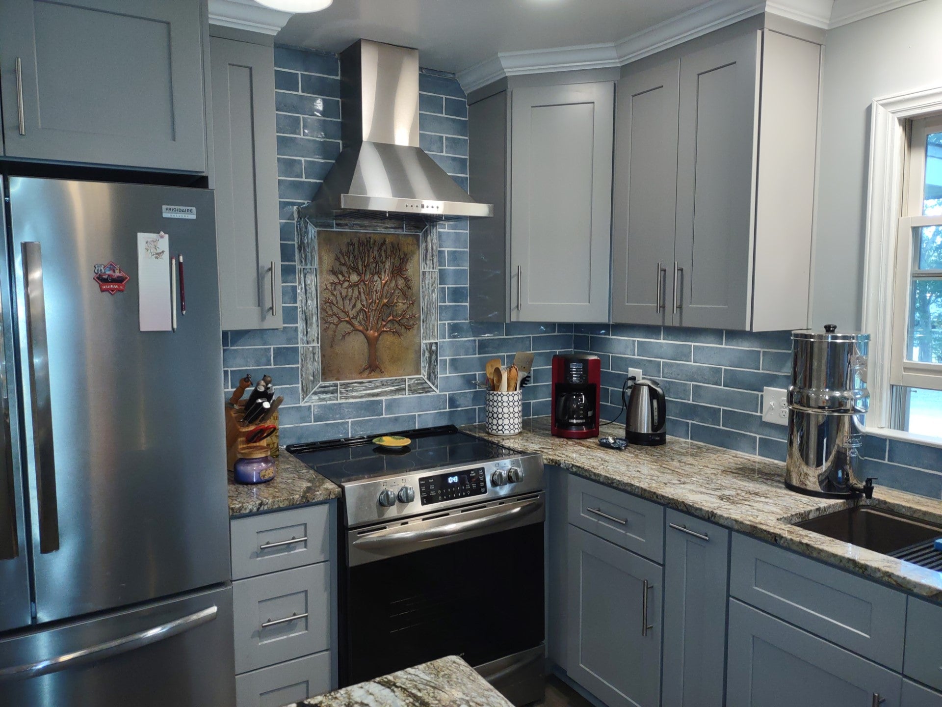 Eternal Tree Copper Backsplash in Gray & Copper - Natuross