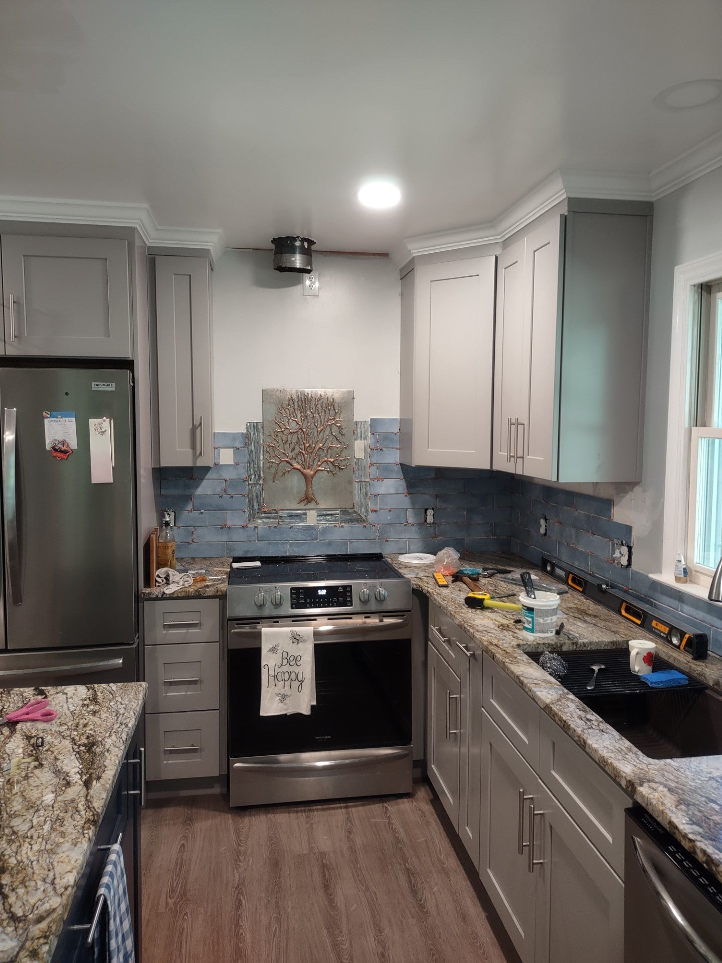 Eternal Tree Copper Backsplash in Gray & Copper - Natuross