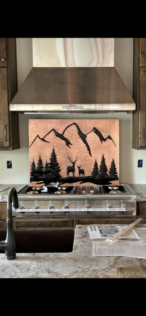 Carrelage pour crédence de cuisine Lodge &amp; Cabin - Motif cerf cuivré dans la forêt - Cuivre et noir